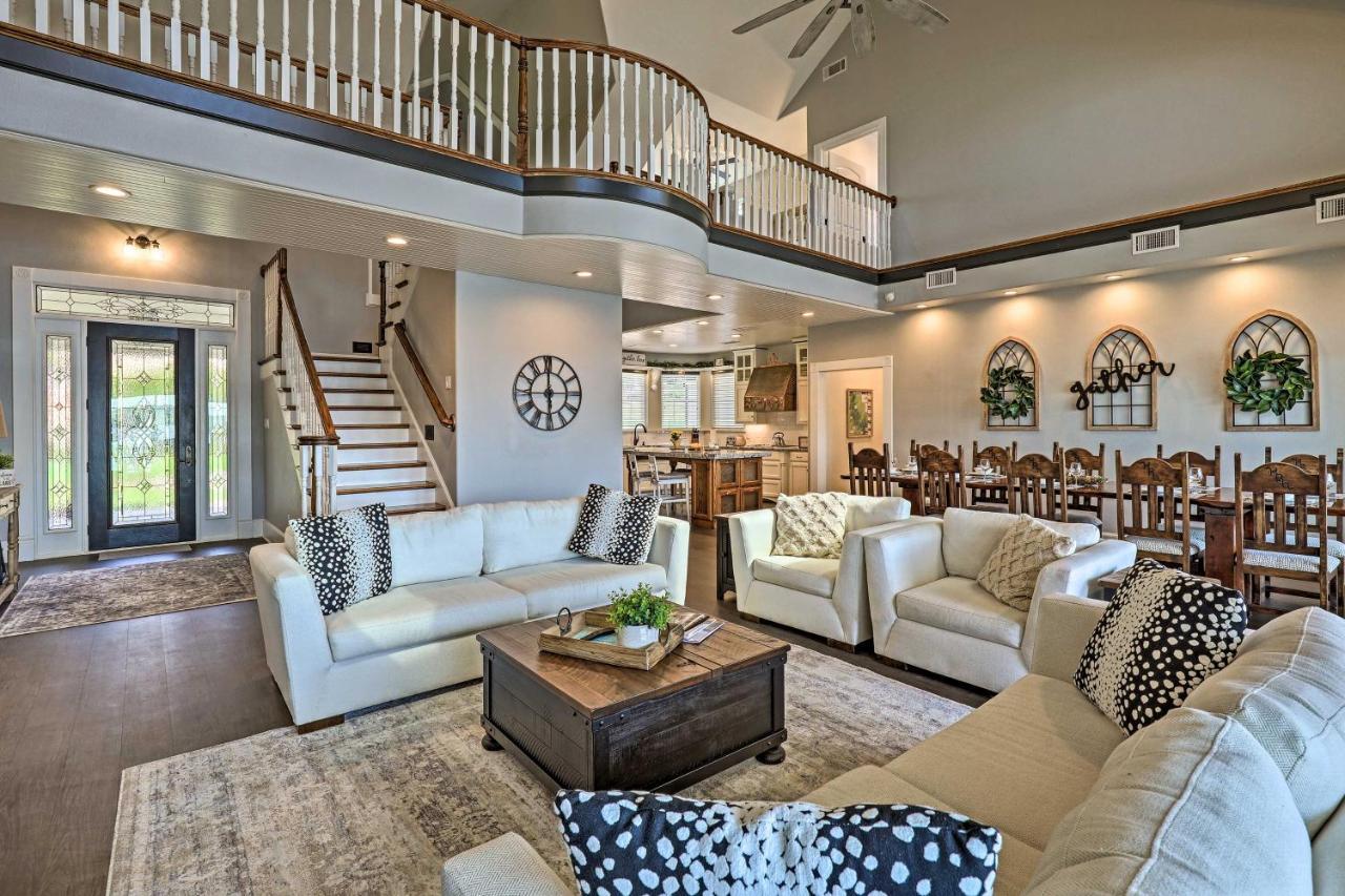 Lavish Lake House, Near Vineyards And Marinas! Granbury Esterno foto
