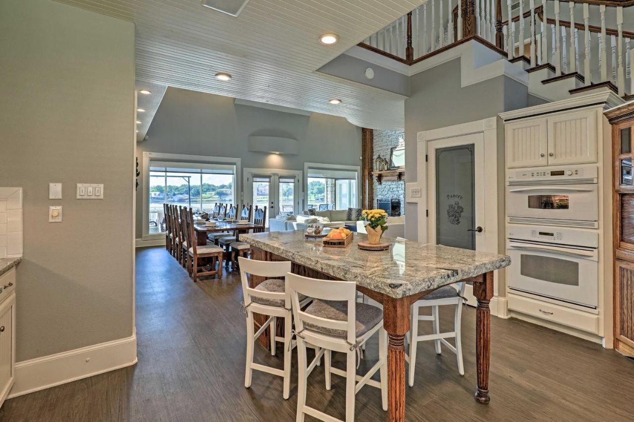 Lavish Lake House, Near Vineyards And Marinas! Granbury Esterno foto