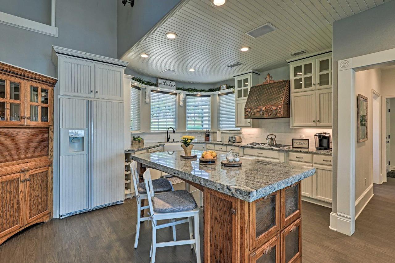 Lavish Lake House, Near Vineyards And Marinas! Granbury Esterno foto