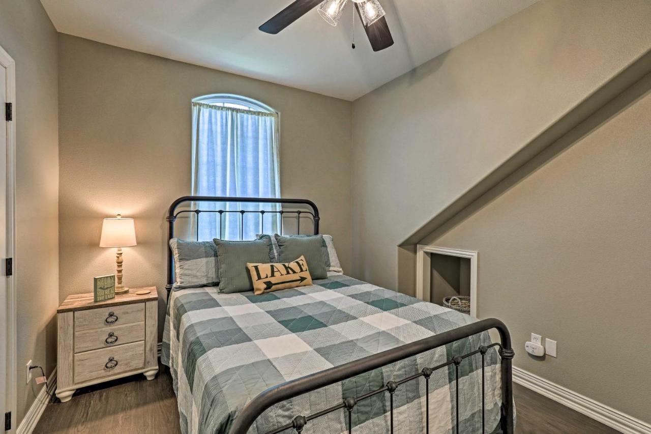Lavish Lake House, Near Vineyards And Marinas! Granbury Esterno foto