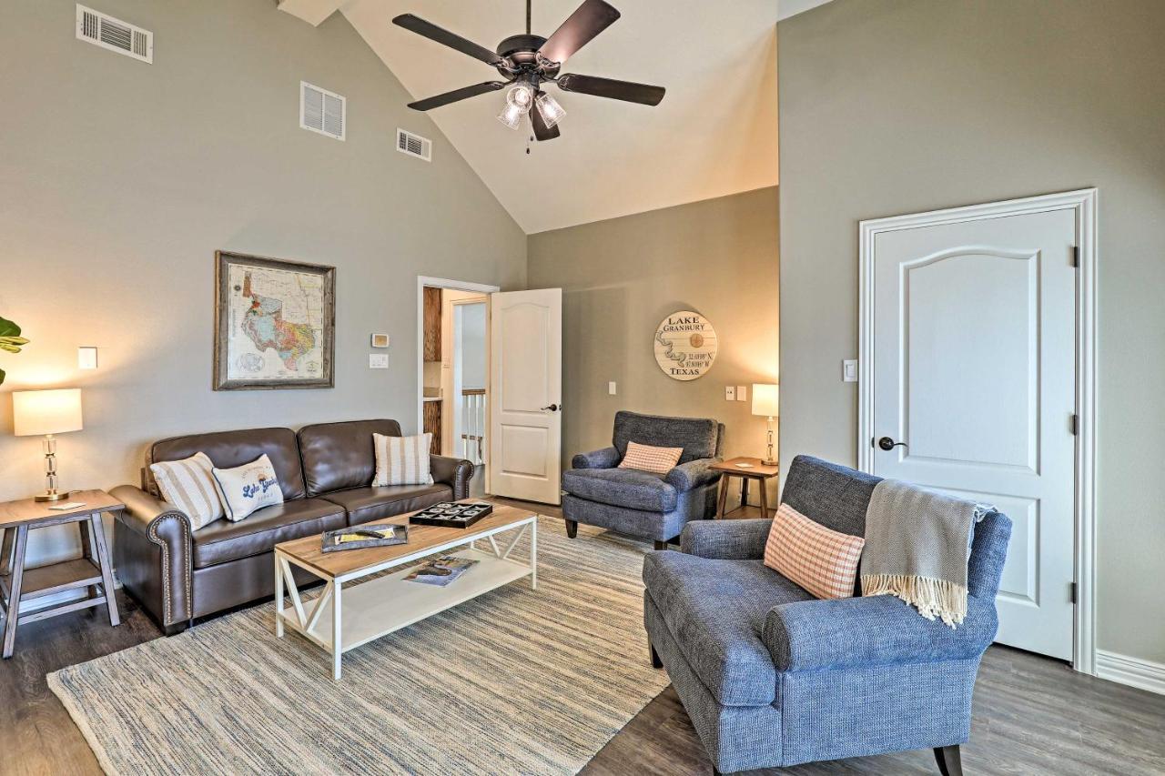 Lavish Lake House, Near Vineyards And Marinas! Granbury Esterno foto