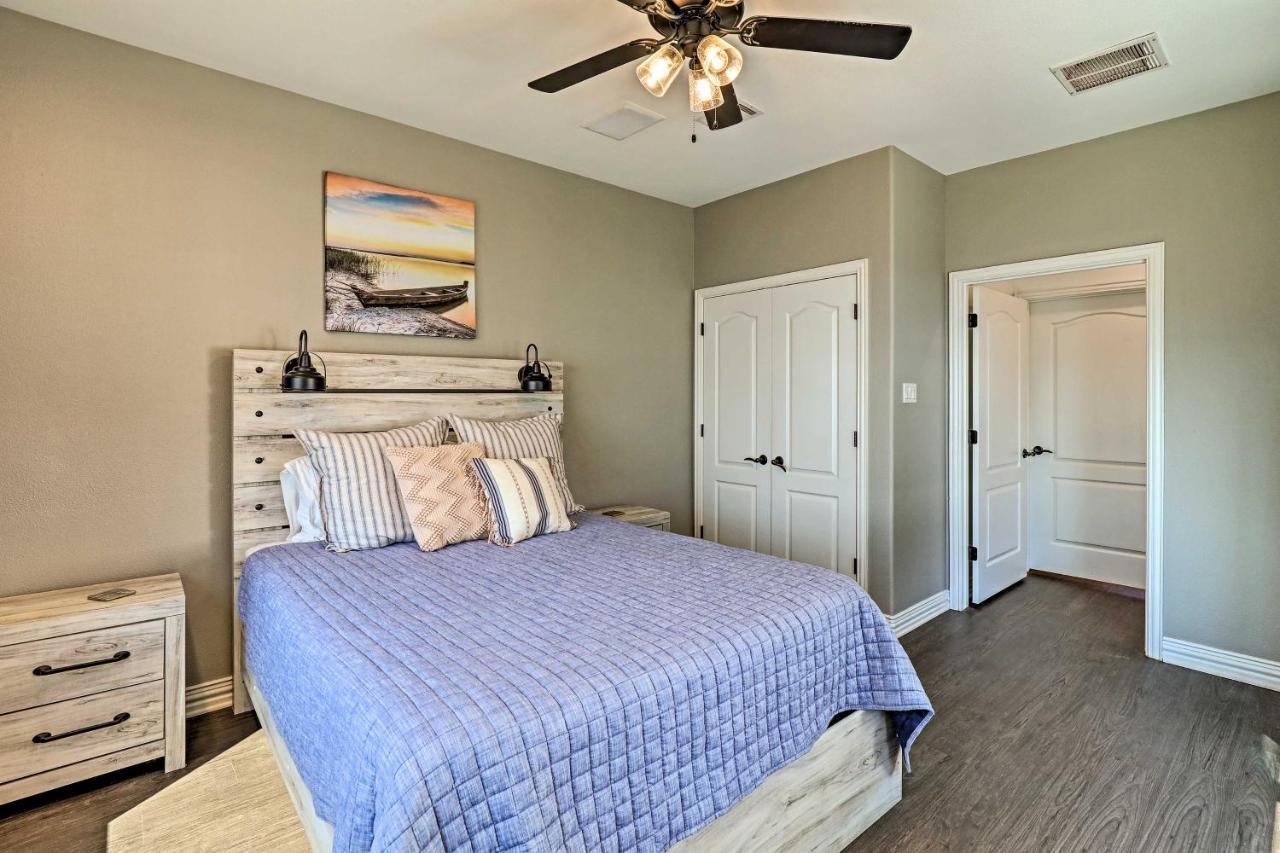 Lavish Lake House, Near Vineyards And Marinas! Granbury Esterno foto